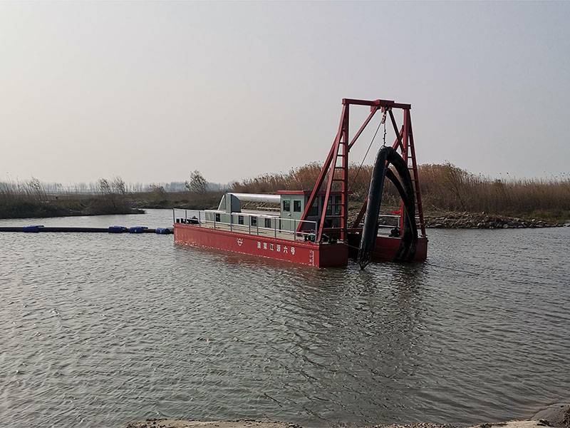 worksite of sand transport barge